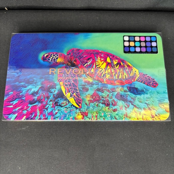 Revolution Forever Flawless Hydra Turtle Palette - Picture 1 of 3